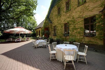 Polonez. Restauracja, рядом с вокзалом Tychy