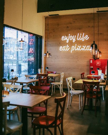 Bella Napoli, рядом с вокзалом Warszawa Główna