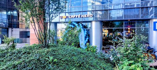 Green Caffè Nero, рядом с вокзалом Warszawa Służewiec