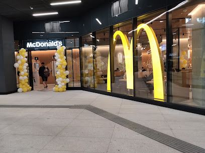 Restauracja McDonald's, рядом с вокзалом Warszawa Zachodnia