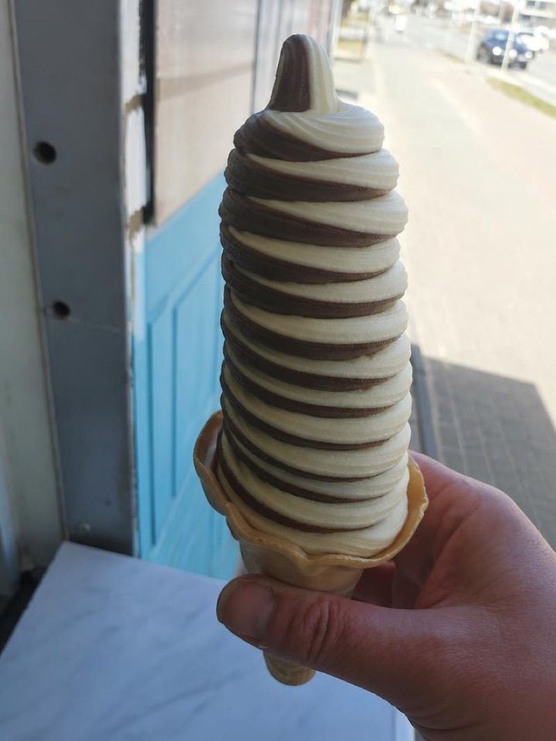 Lody, рядом с вокзалом Wieruszów M