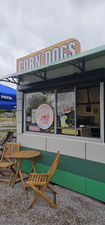 Corn Dogs "Koopers Foods", рядом с вокзалом Włocławek