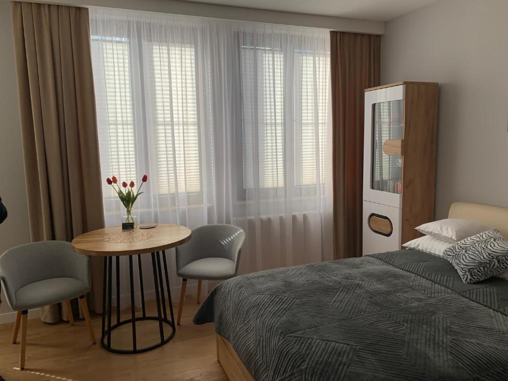 Apartament Perłowy, жильё рядом с вокзалом Замосць