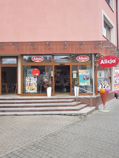 Cukiernia Alicja, рядом с вокзалом Żywiec