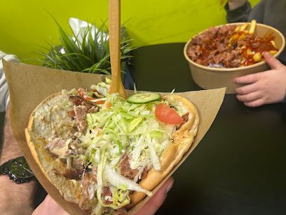 Mieciu Kebab, рядом с вокзалом Żywiec