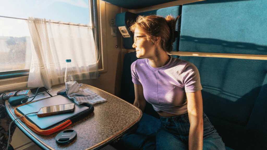Renfe Женщина в поезде - Renfe