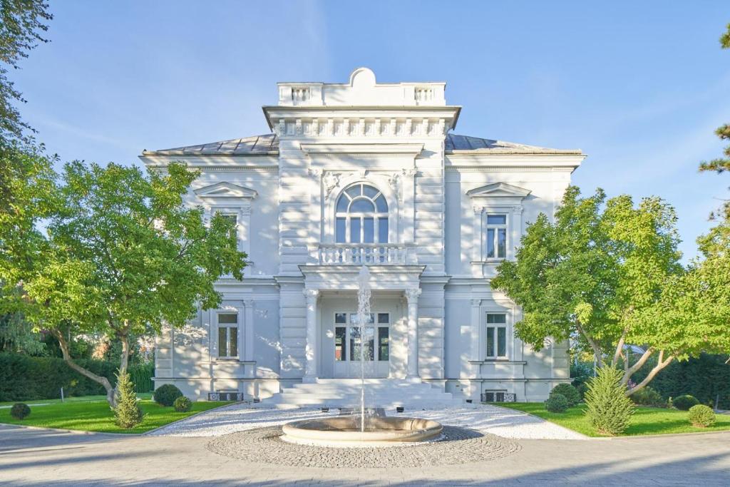 Villa Romana Apartments with Terrace & Private Entrance, жильё рядом с вокзалом Wien Hauptbahnhof