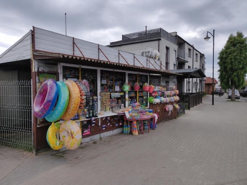Kiosk, sklep przy dworcu Chałupy
