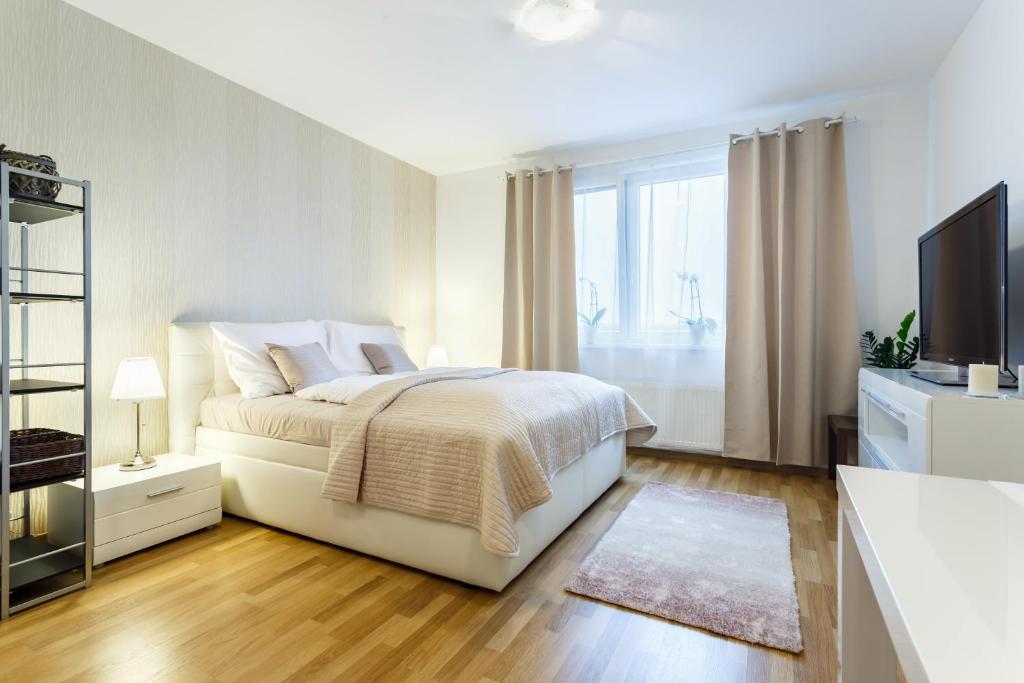 Golden Apartments Rezidence Nová Karolina, жильё рядом с вокзалом Оструда