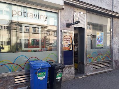 Žabka, магазин рядом с вокзалом Praha hlavní nádraží