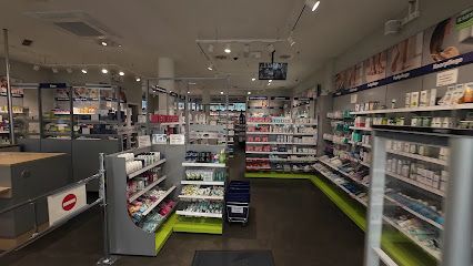 City pharmacy at the main station. inh. laila sadiki, магазин рядом с вокзалом München Hauptbahnhof