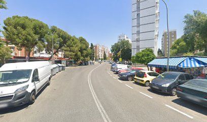Kiosco de prensa, магазин рядом с вокзалом Sevilla - Santa Justa