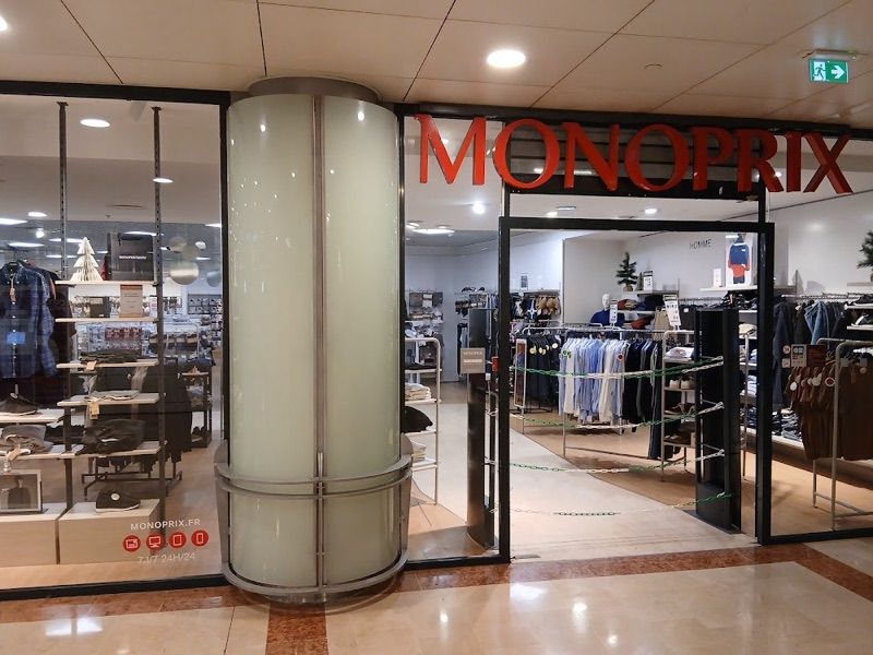 Centre commercial Les Tanneurs, торговый центр рядом с вокзалом Lille Flandres