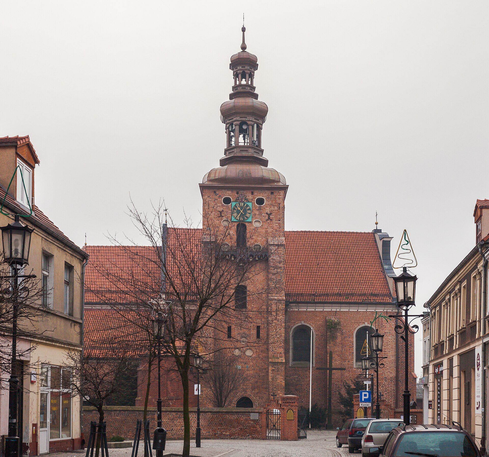 Kościół Świętej Trójcy w Gnieźnie, atrakcja w pobliżu dworca Gniezno
