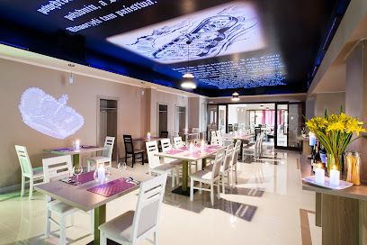 Restauracja History / Restauracja Family Food, рядом с вокзалом Gniezno