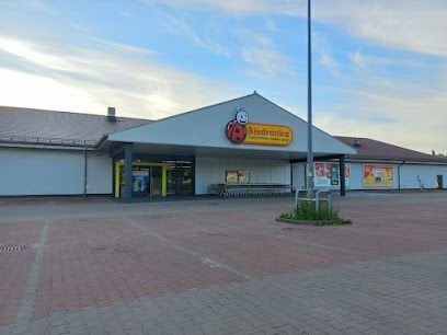 Biedronka, магазин рядом с вокзалом Хайнувка