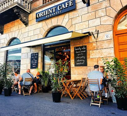 Orient Café Budapest, рядом с вокзалом Budapest-Keleti
