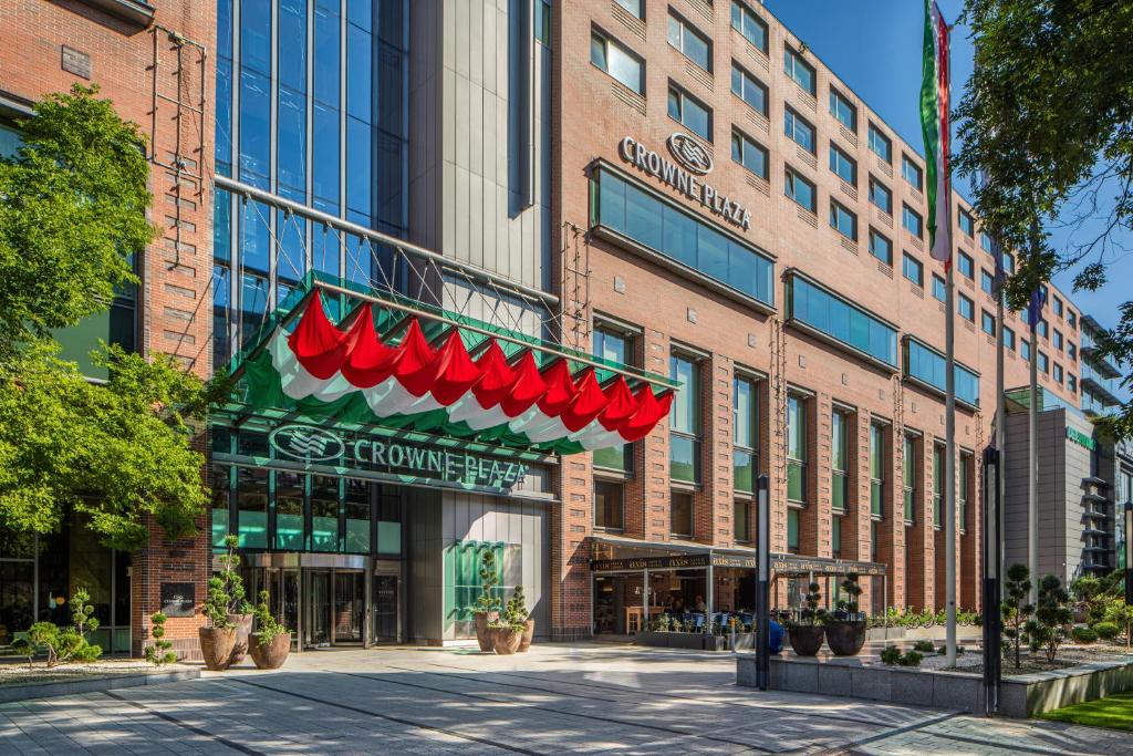 Crowne Plaza Budapest by IHG, жильё рядом с вокзалом Budapest-Nyugati