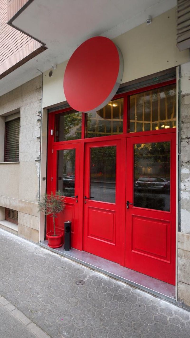 Casa Ragùsa, okolice dworca Salerno, Stazione di Salerno
