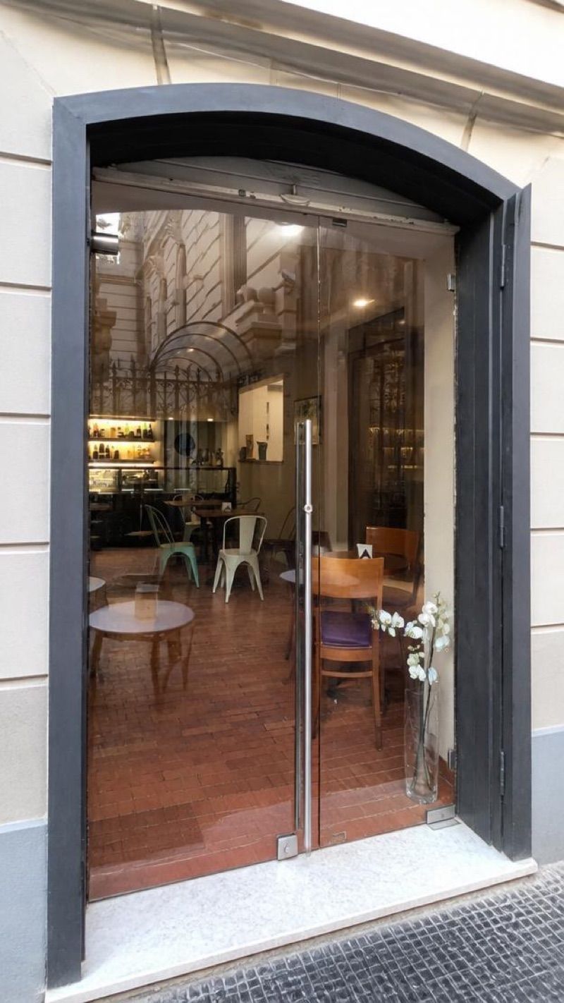 Point & Comma Cafe Salerno, okolice dworca Salerno, Stazione di Salerno