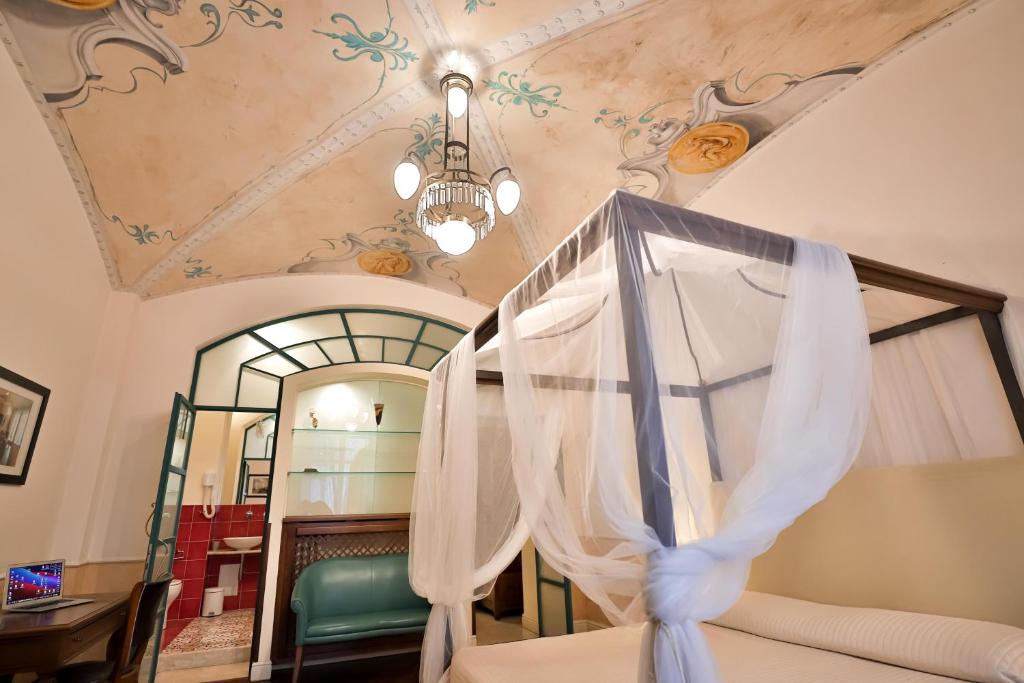 Kriò Suite - Amami Collection, жильё рядом с вокзалом Salerno, Stazione di Salerno