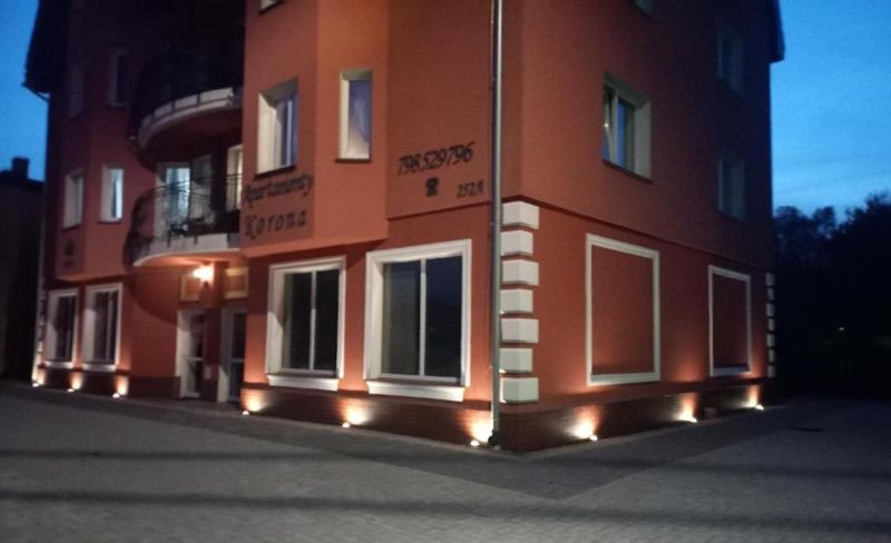 APARTHOTEL Apartamenty KORONA noclegi przy Termach Cieplickich 10proc rabatu do TERM Jelenia Góra Cieplice SELF CHECK IN 24h Parking, жильё рядом с вокзалом Еленя Гура-Цеплице