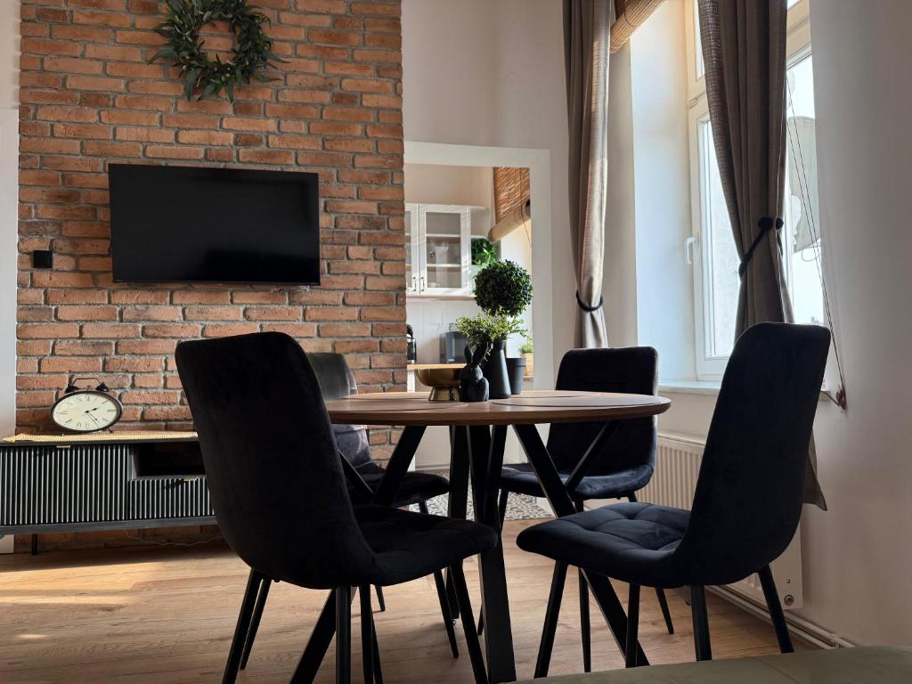 Apartament Industrial z Antresolą, жильё рядом с вокзалом Кентшин