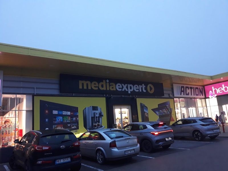 Centrum Handlowe Stop-Shop, торговый центр рядом с вокзалом Кентшин
