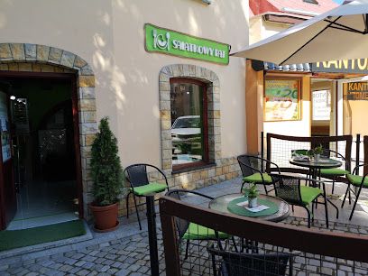 Sałatkowy Raj, рядом с вокзалом Kłodzko Miasto