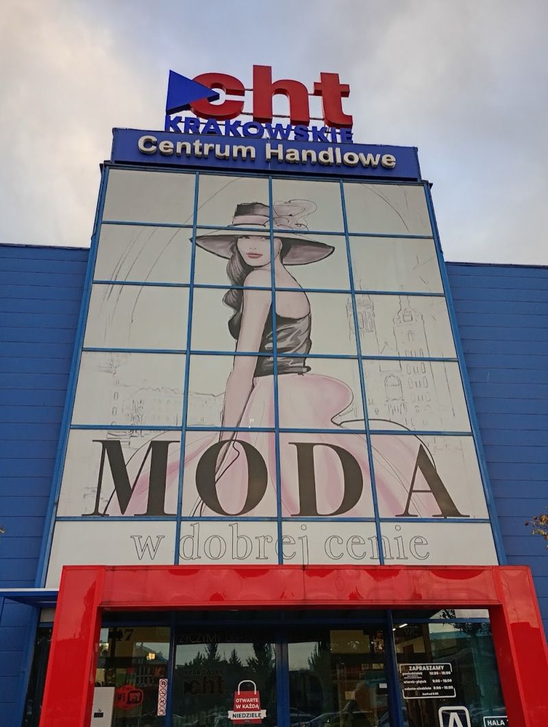 Krakowskie Centrum Handlowo-Targowe, торговый центр рядом с вокзалом Краков-Плашув