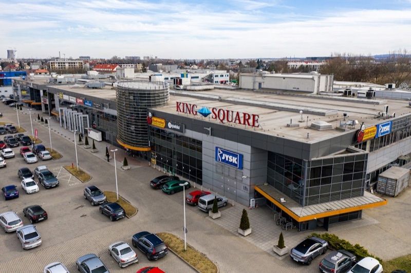 C. H. King Square, торговый центр рядом с вокзалом Краков-Плашув