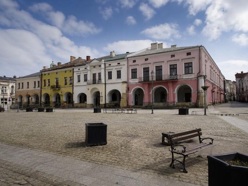 Rynek Miejski w Krośnie, atrakcja w pobliżu dworca Krosno