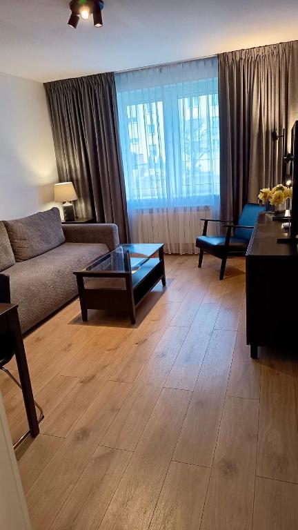 Apartament 2 pokoje , kuchnia, całe wyposażenie, Centrum, koło Sklepu, Free WiFi, жильё рядом с вокзалом Кротошин