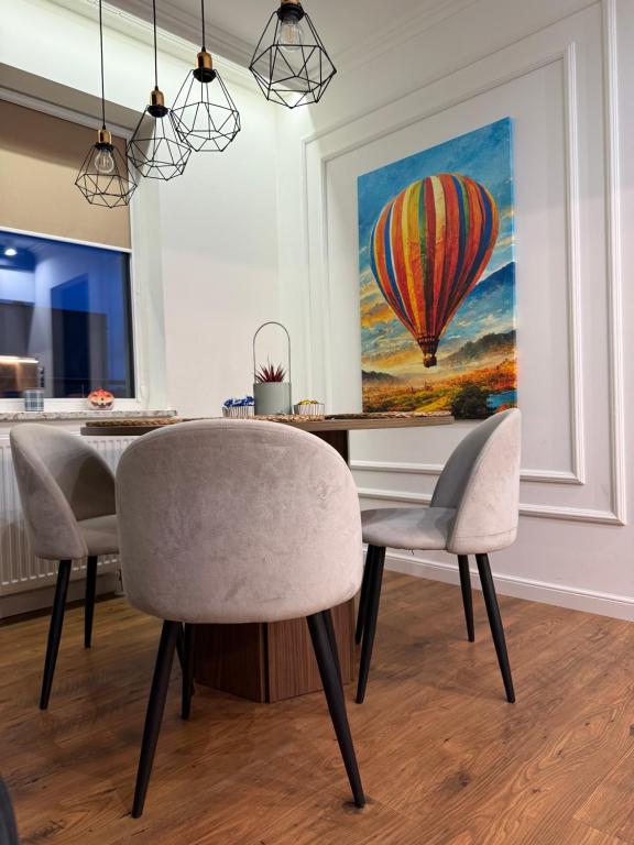 Katerina - Mona Luxury Apartments, жильё рядом с вокзалом Лемборк