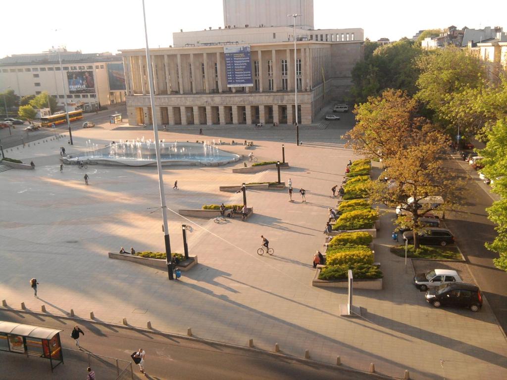 Apartament z widokiem na Teatr Wielki i EC1, prywatny parking, жильё рядом с вокзалом Лодзь-Фабрична