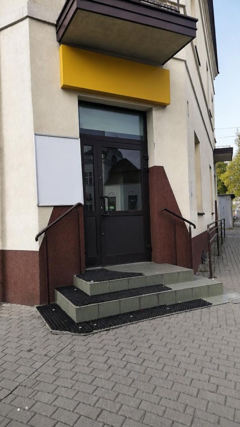 Groszek, sklep przy dworcu Łuków