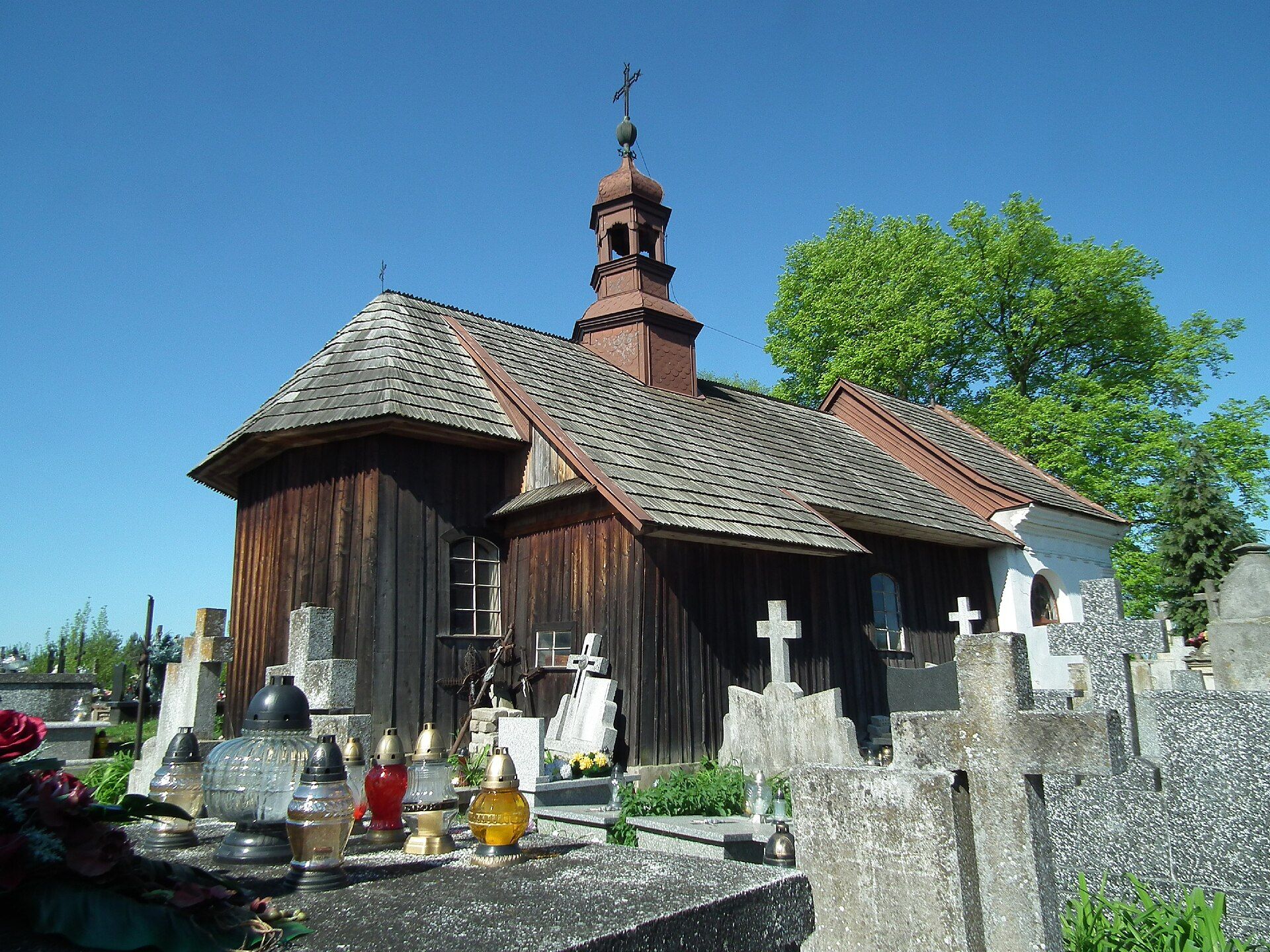 Kościół cmentarny p.w. Św. Barbary, atrakcja w pobliżu dworca Miechów
