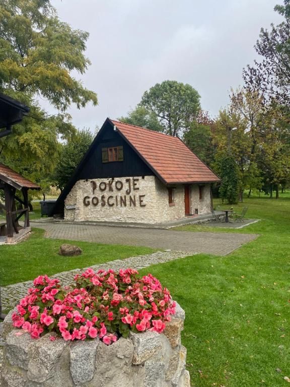 Karczma Siedlisko Pokoje Gościnne, жильё рядом с вокзалом Мехув