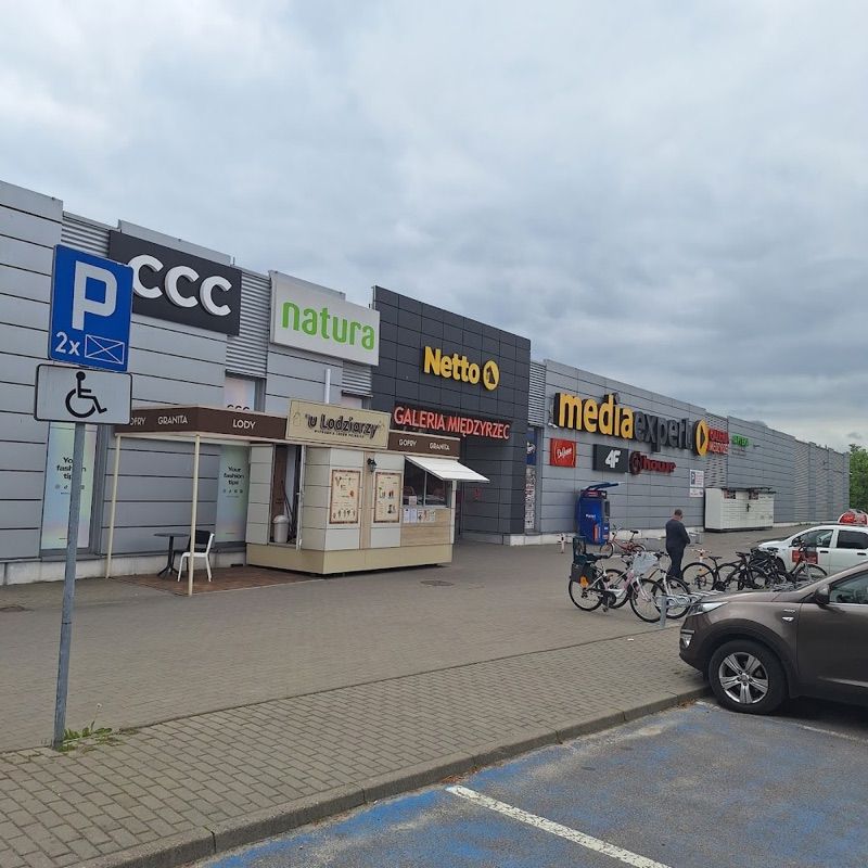 Galeria Międzyrzec, торговый центр рядом с вокзалом Dworzec PKP Międzyrzec Podlaski