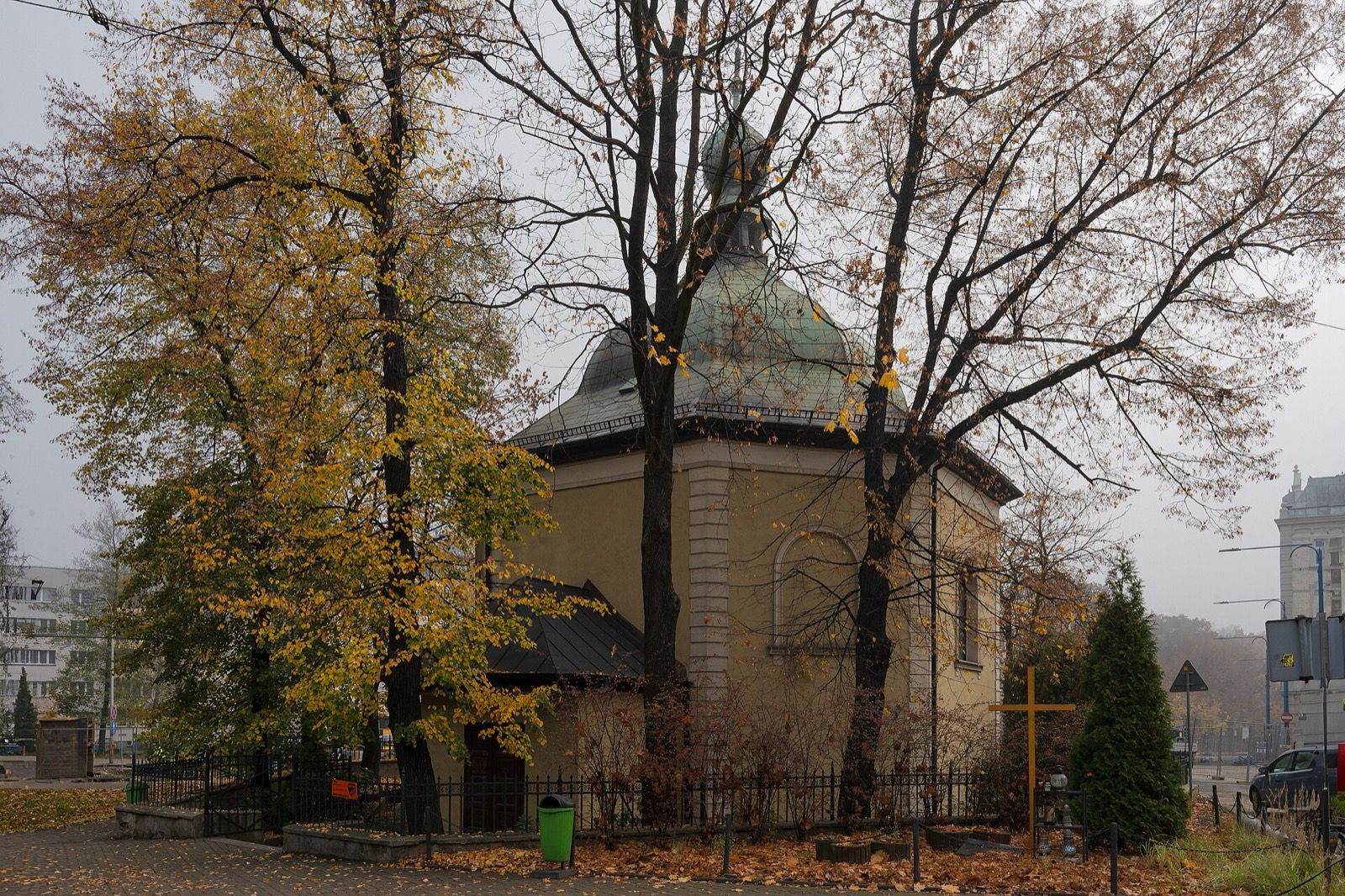 Kościół Świętego Krzyża, atrakcja w pobliżu dworca Mysłowice