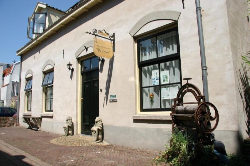 Hanzestadslogement "De Leeuw", logies in het centrum van Deventer, hotel blisko dworca Deventer