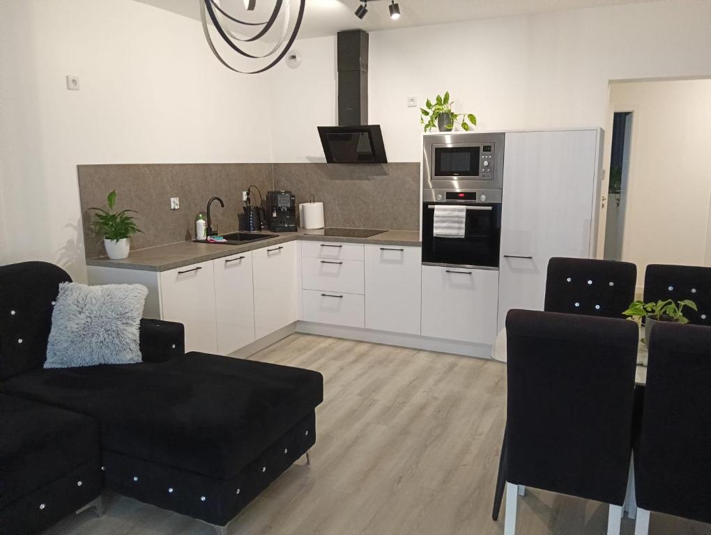 Apartament MajaHouse 2, жильё рядом с вокзалом Нова-Суль