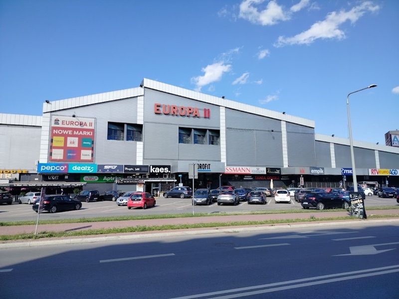 Europa II Plaza, торговый центр рядом с вокзалом Новы-Сонч
