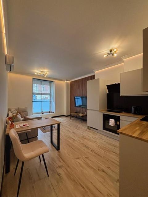 Apartament Hania Nysa Centrum z bezpłatnym parkingiem, жильё рядом с вокзалом Ныса