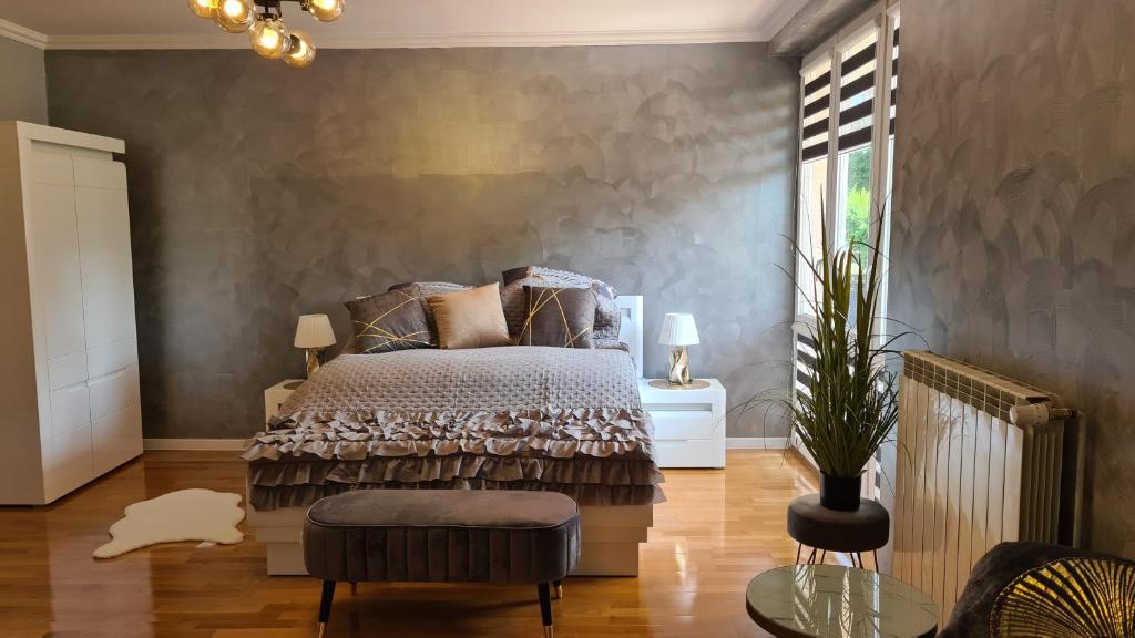 Apartament DeLuxe 2, жильё рядом с вокзалом Освенцим