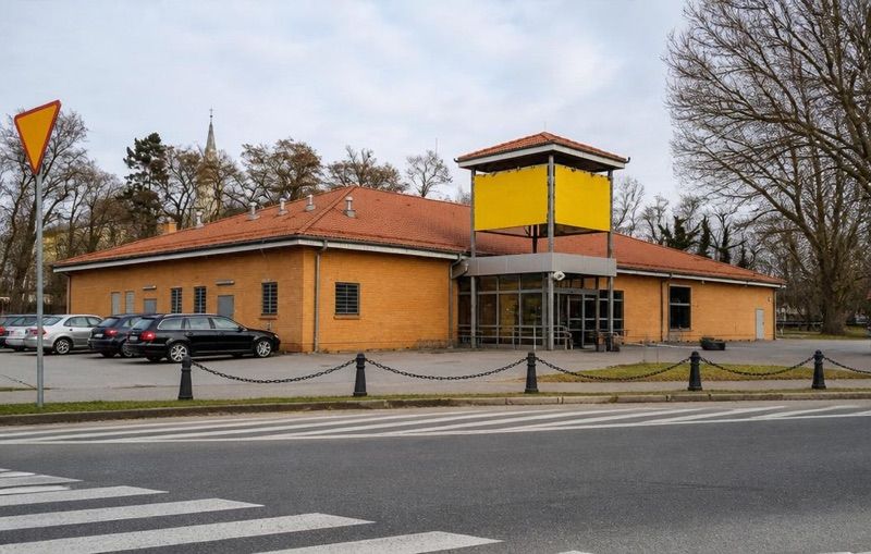 Netto, sklep przy dworcu Ozimek