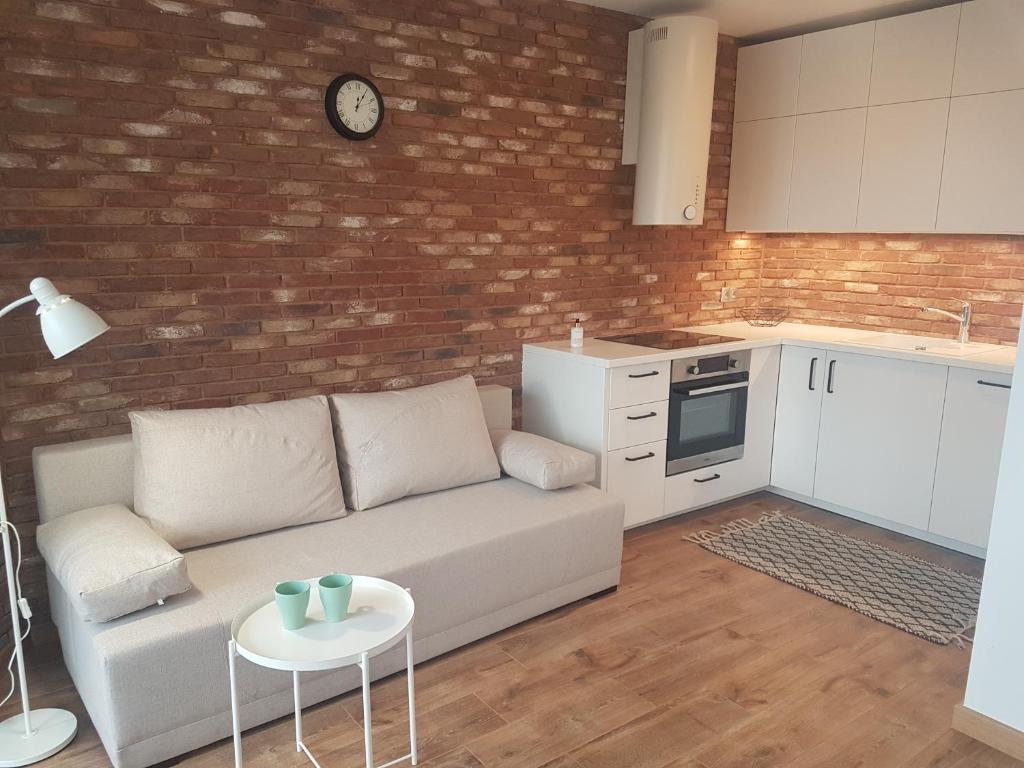 Apartament Młynarska - indywidualny dostęp, жильё рядом с вокзалом Пясечно