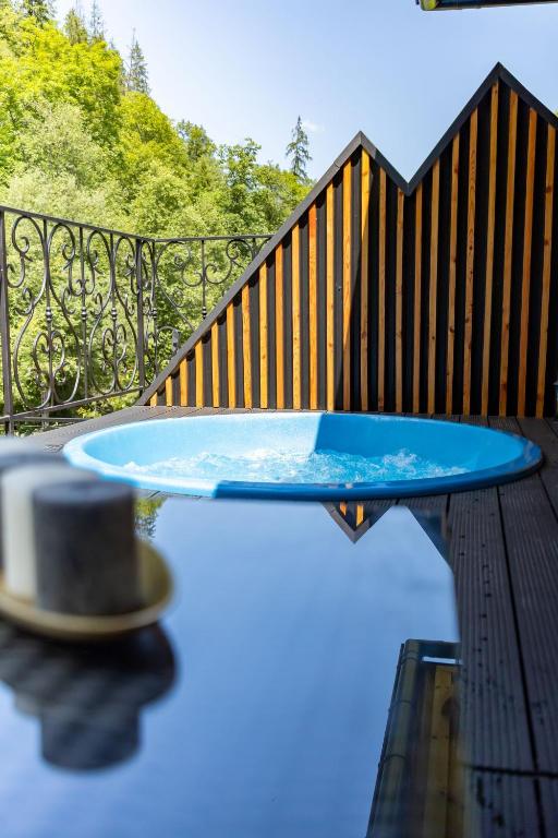 Domek Sauna & Jacuzzi, жильё рядом с вокзалом Поронин