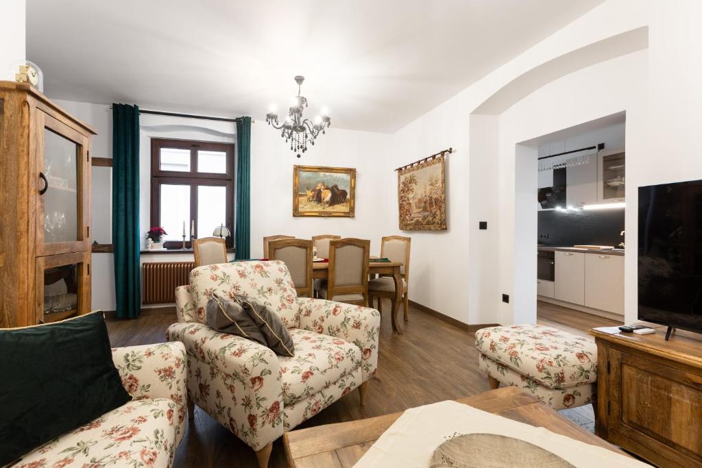 Apartament Rozalia, жильё рядом с вокзалом Пщина