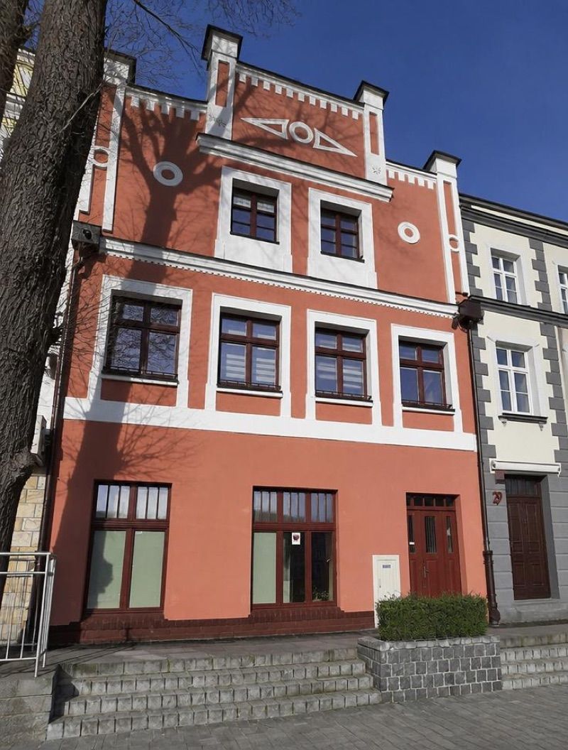 Muzeum Ziemi Puckiej im. Floriana Ceynowy Oddział "Kamienica Mieszczańska", atrakcja w pobliżu dworca Puck